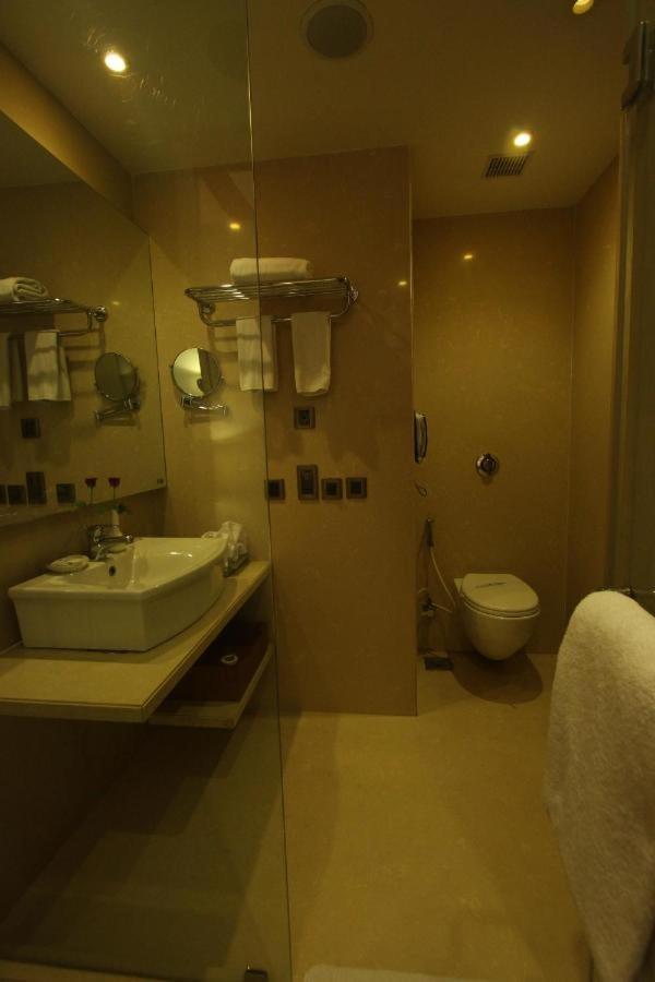The Sky Imperial, Thaltej Hotel Ahmedabad Exterior photo