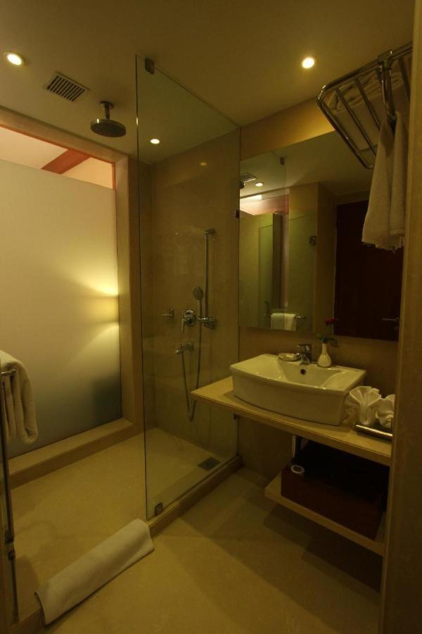 The Sky Imperial, Thaltej Hotel Ahmedabad Exterior photo