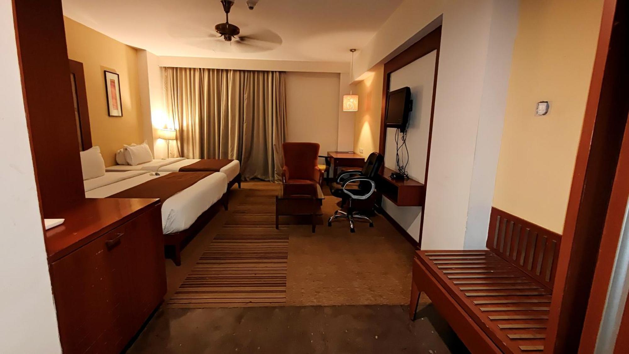 The Sky Imperial, Thaltej Hotel Ahmedabad Exterior photo